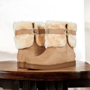 GBG Guess Alstyn Faux‎ Fur Winter Boots Size 6 1/2M
